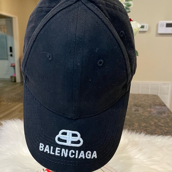 Balenciaga Baseball Cap - Picture 2 of 8